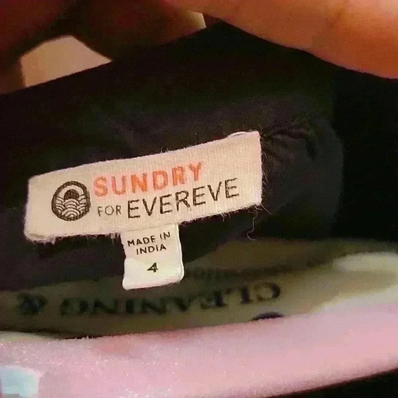 SUNDRY BY EVEREVE BLACK PUFFY DRESS - Picture 3 of 3